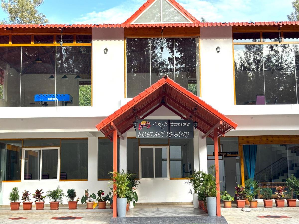 Ecstasy Tent Stay With Swimming Pool & Common Washroom Чикмагалур Экстерьер фото