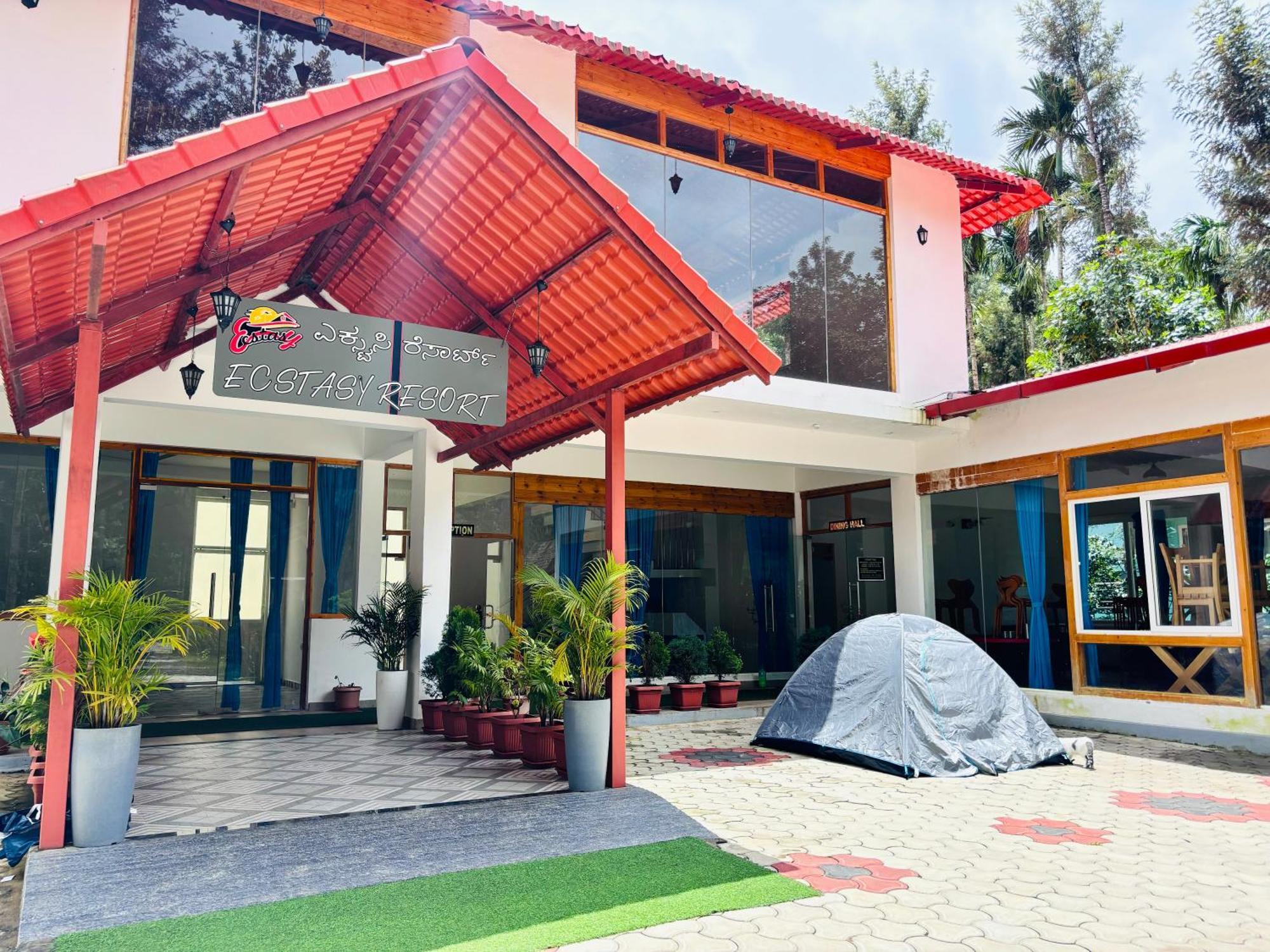 Ecstasy Tent Stay With Swimming Pool & Common Washroom Чикмагалур Экстерьер фото
